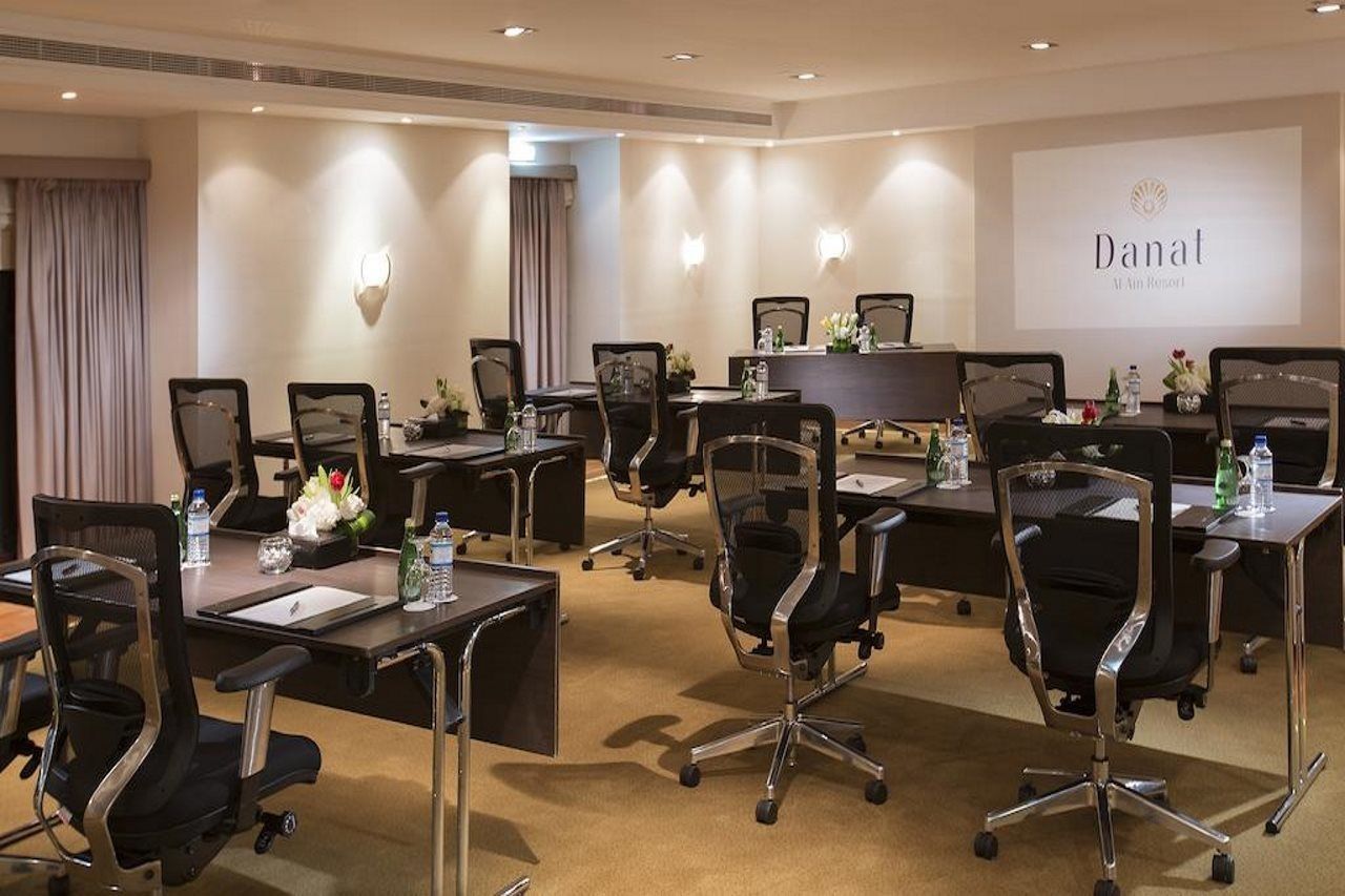 دانات منتجع العين المظهر الخارجي الصورة Meeting room at the hotel