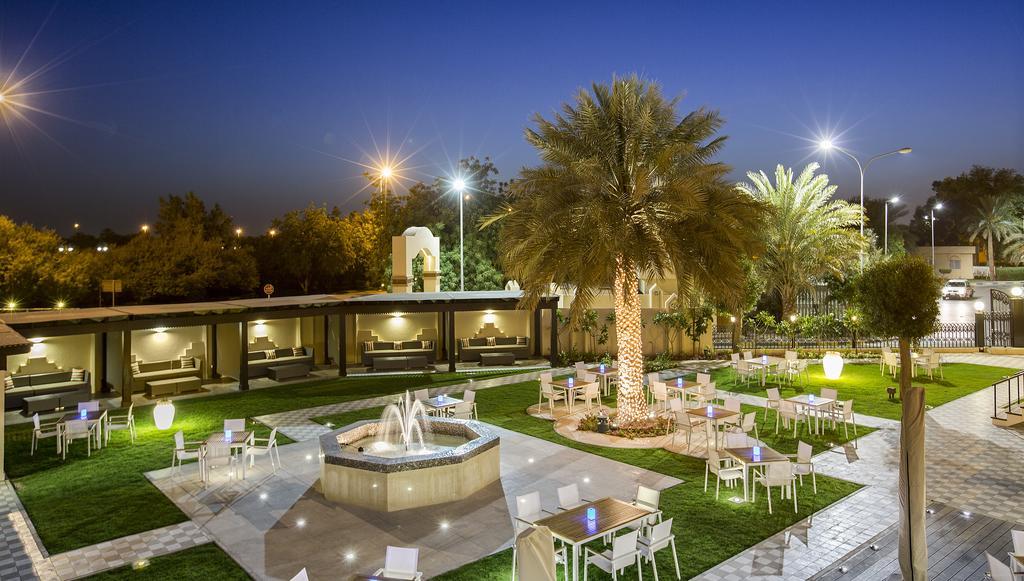 دانات منتجع العين المظهر الخارجي الصورة The park at night