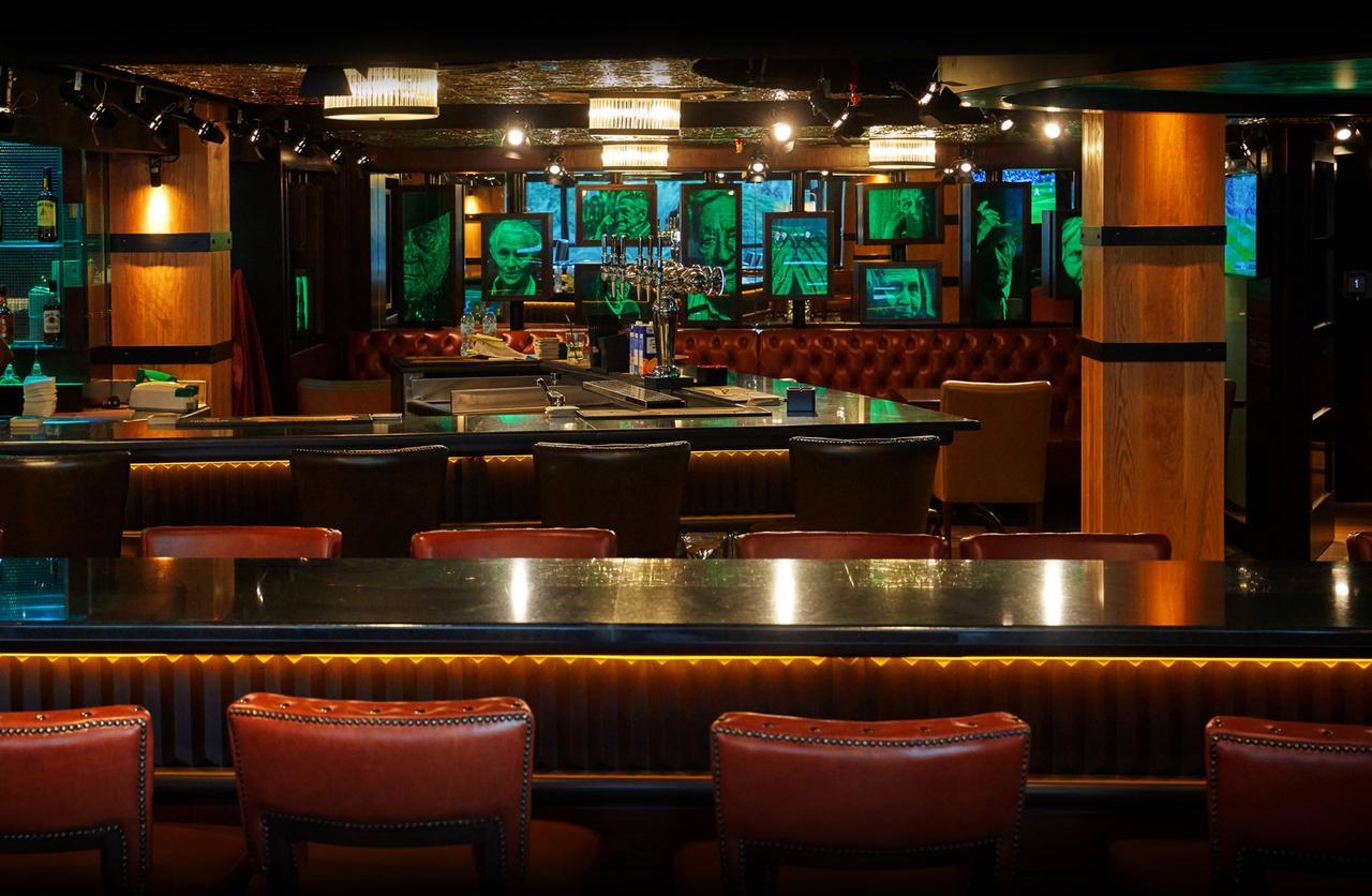 دانات منتجع العين المظهر الخارجي الصورة The bar at the restaurant
